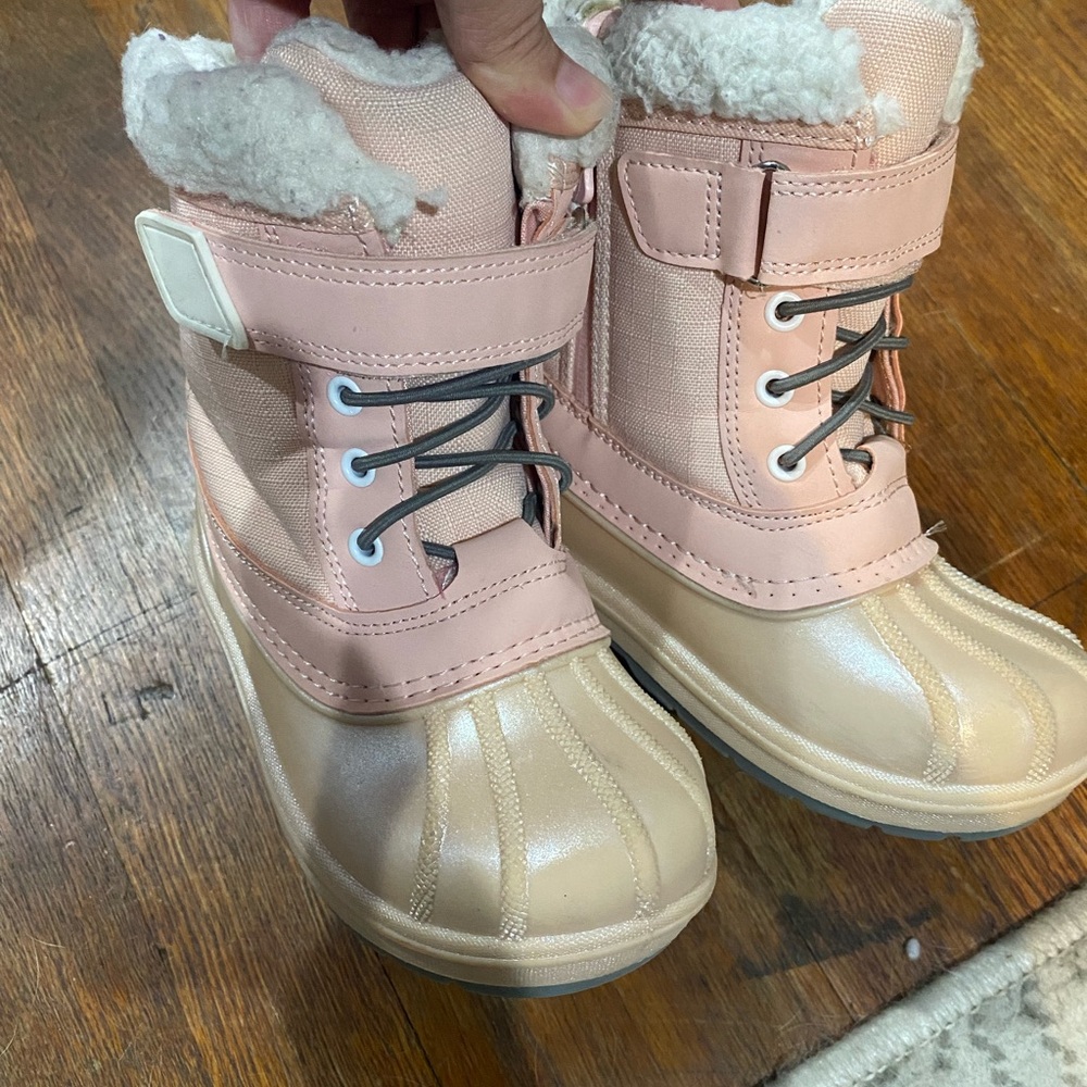 Girls Size 11 winter boots- Cat and Jack